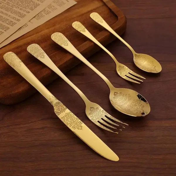 111773-2b9848.webp Elegant 5-Piece Golden Stainless Steel Cutlery Set