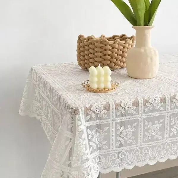 112106-08dc7e.webp Elegant Vintage Lace Embroidered Tablecloth