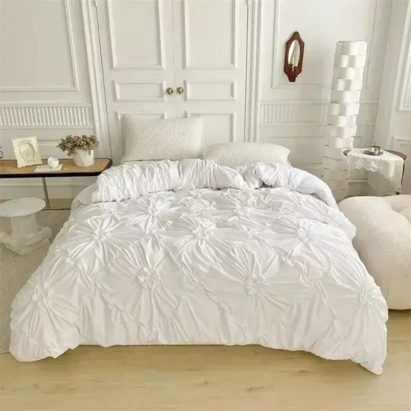 112338-1e1924.webp Luxury 3D Twist Flower Bedding Set
