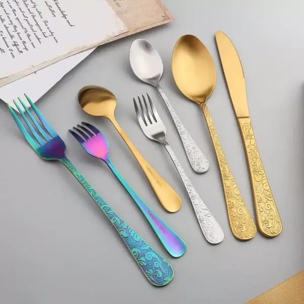 111763-beec7e.webp Best 24 Piece Elegant Golden Cutlery Set